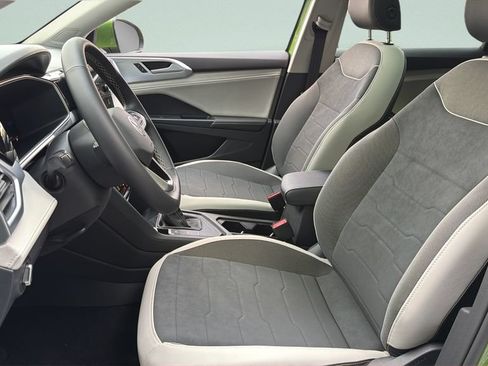 New 2026 Volkswagen Taos SE FWD image 28