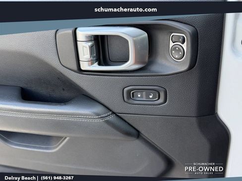 Used 2019 Jeep Wrangler Unlimited Sahara AWD/4WD image 24