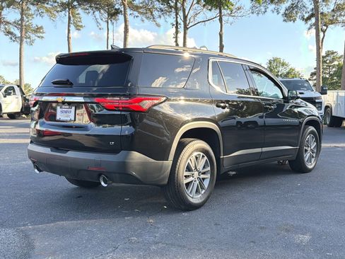 Used 2023 Chevrolet Traverse LT FWD image 12