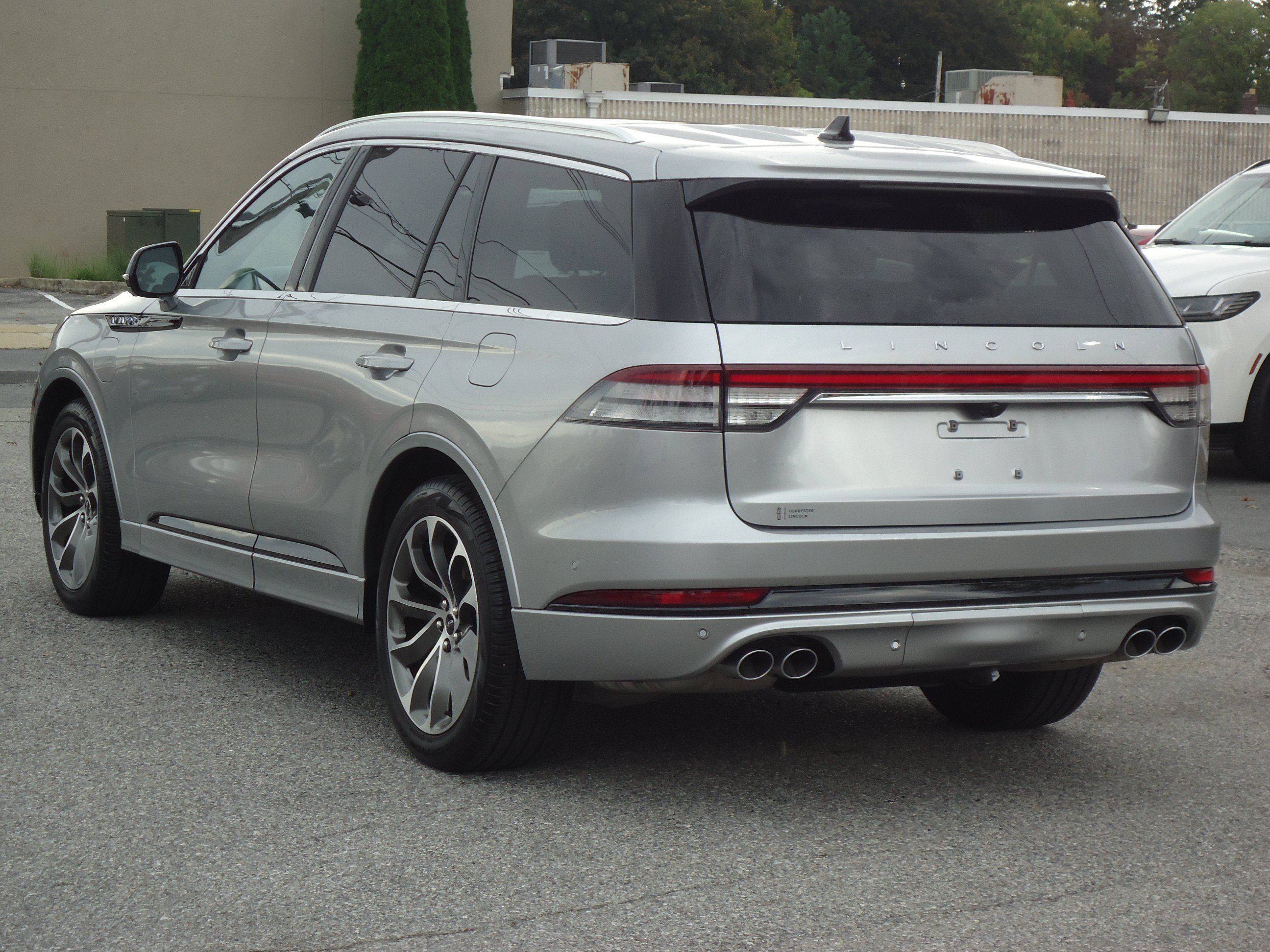 Used 2021 Lincoln Aviator Grand Touring w/ Equipment Group 302A AWD/4WD image 5