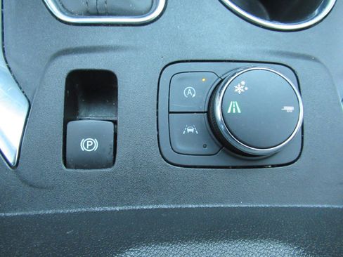 Certified 2023 Chevrolet Traverse Premier FWD image 25