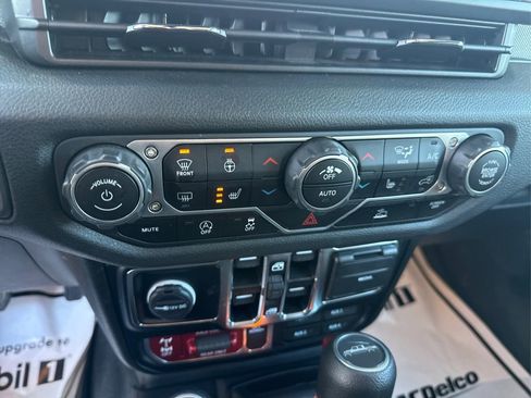 Used 2024 Jeep Gladiator Sport image 25