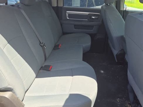 Used 2019 RAM 1500 Classic SLT AWD/4WD image 9