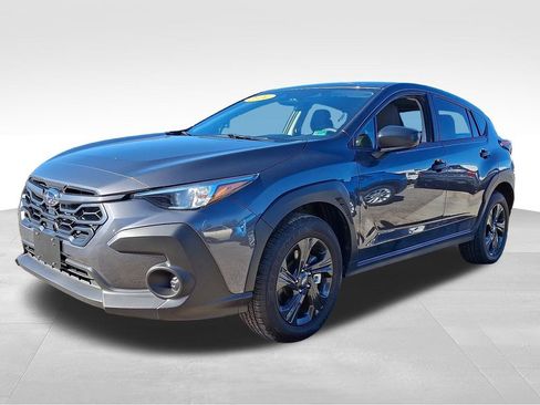 Used 2024 Subaru Crosstrek 2.0i image 3