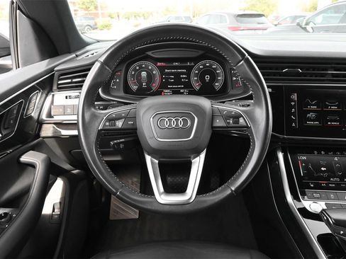 Used 2019 Audi Q8 Premium image 5