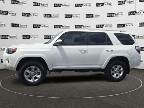 Used 2018 Toyota 4Runner SR5 RWD image 3