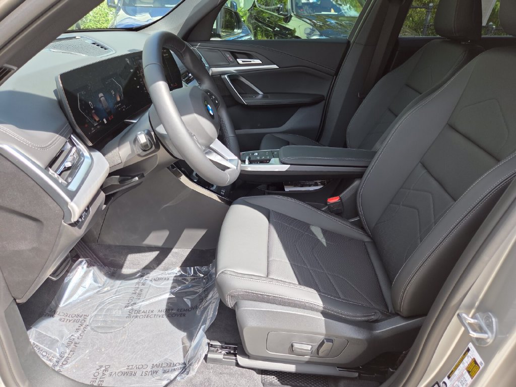 Used 2027 BMW X1 xDrive28i AWD/4WD image 9