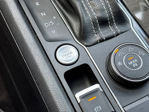 Used 2021 Volkswagen Atlas Cross Sport SEL image 23