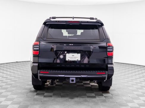 Used 2025 Toyota 4Runner SR5 AWD/4WD image 4