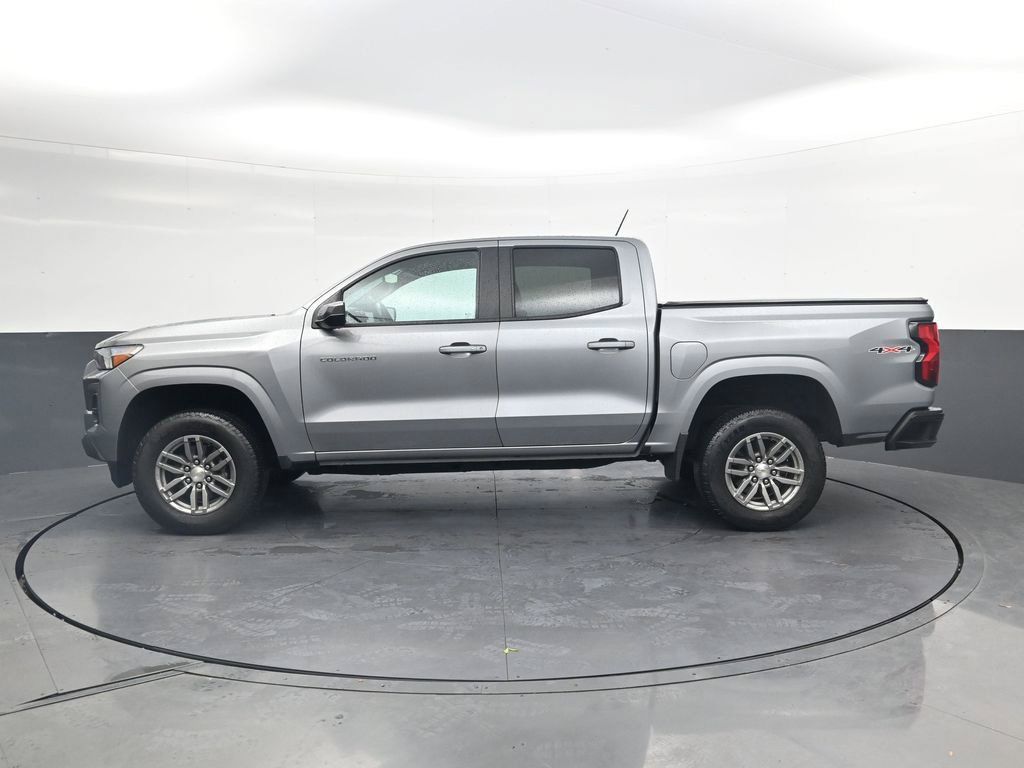 Used 2023 Chevrolet Colorado LT AWD/4WD image 11