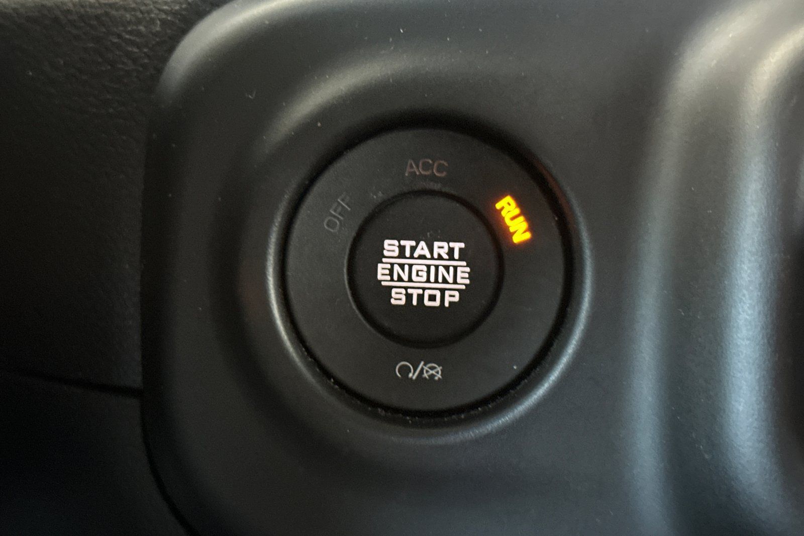 Used 2023 Jeep Wrangler Unlimited Sahara AWD/4WD image 29