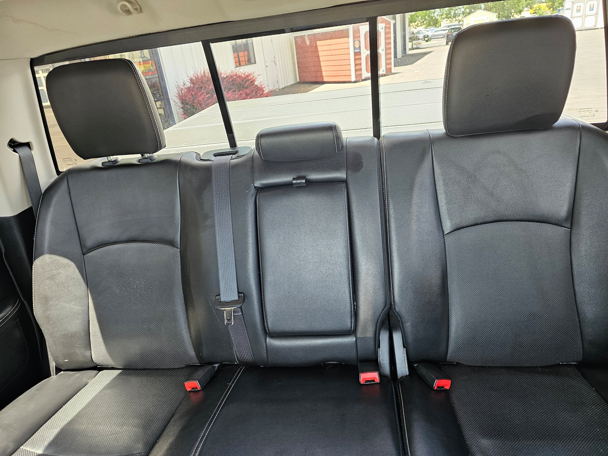 Used 2016 RAM 1500 Laramie w/ Convenience Group AWD/4WD image 16