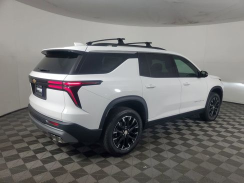 New 2026 Chevrolet Traverse LT w/ Sun and Wheel Package image 4