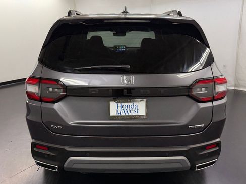 New 2025 Honda Pilot Touring image 10