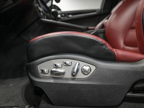 Used 2023 Porsche Macan image 14