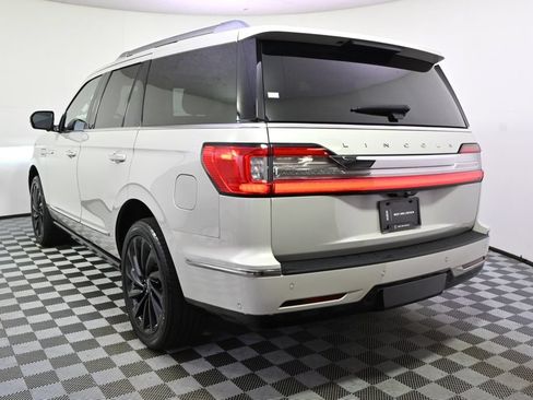 Used 2021 Lincoln Navigator Reserve AWD/4WD image 4
