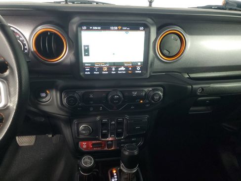 Used 2021 Jeep Gladiator Mojave AWD/4WD image 17