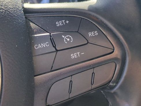 Used 2015 Dodge Charger SE w/ Sport Appearance Group image 16