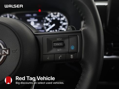 Used 2025 Nissan Pathfinder SV AWD/4WD image 25