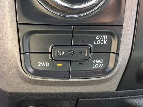 Used 2014 RAM 1500 Express AWD/4WD image 25