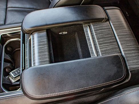 Used 2024 Jeep Wagoneer Series II w/ Flexible Seating Group AWD/4WD image 34