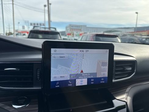 Used 2022 Ford Explorer Limited w/ Equipment Group 301A image 28