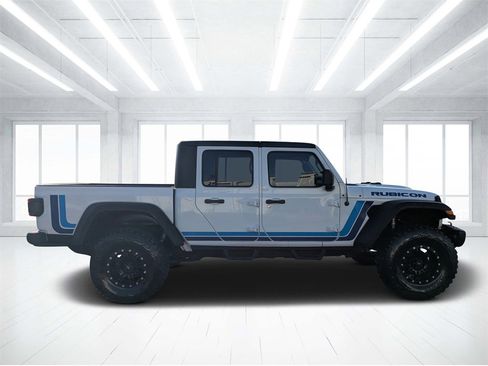 Used 2021 Jeep Gladiator Rubicon image 2