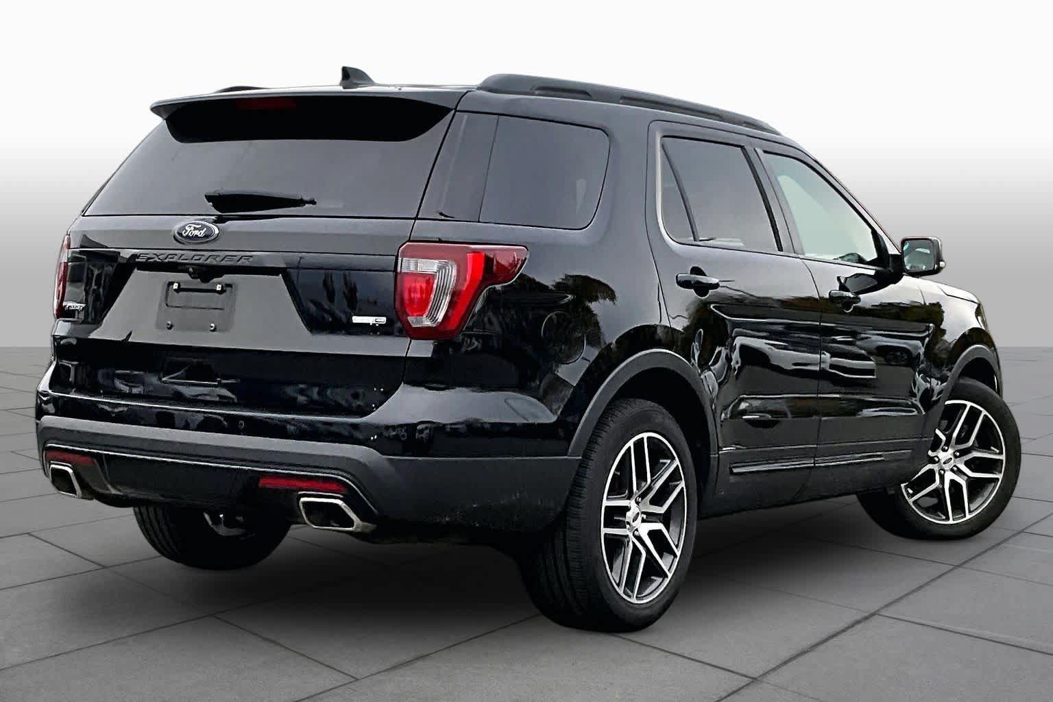 Used 2016 Ford Explorer Sport w/ Equipment Group 401A AWD/4WD image 13