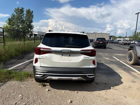 Certified 2023 Kia Seltos SX w/ SX Sunroof Package AWD/4WD image 9