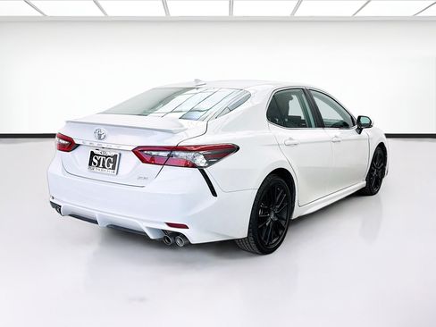 Used 2024 Toyota Camry XSE FWD image 4