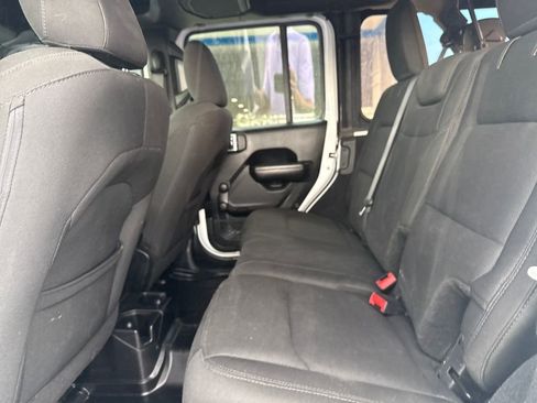 Used 2018 Jeep Wrangler Unlimited Sport AWD/4WD image 27