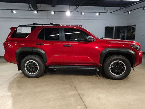 New 2026 Toyota 4Runner TRD Off-Road Premium AWD/4WD image 8