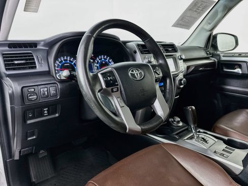 Used 2018 Toyota 4Runner Limited AWD/4WD image 10