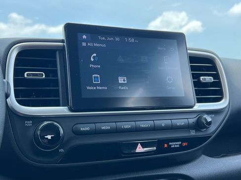 Used 2021 Hyundai Venue SE FWD image 23