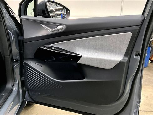 New 2026 Volkswagen ID.4 Pro image 28