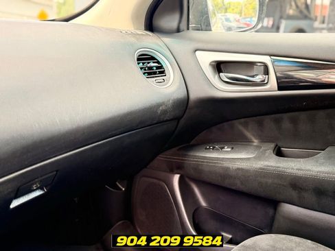 Used 2016 Nissan Pathfinder SV FWD image 17