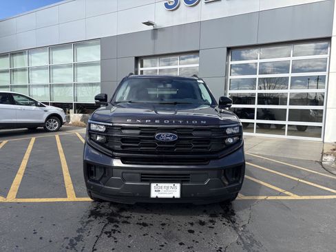 New 2026 Ford Expedition Active image 2