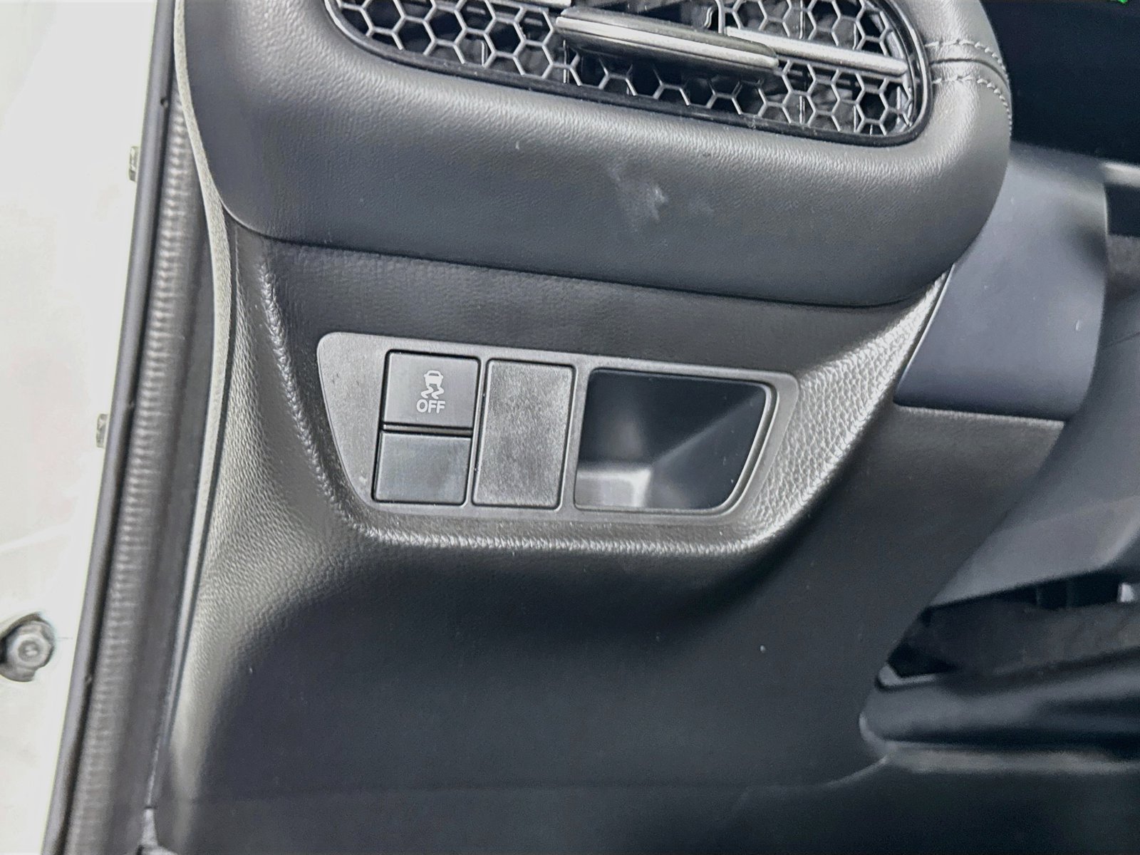 Used 2023 Honda HR-V EX-L image 11