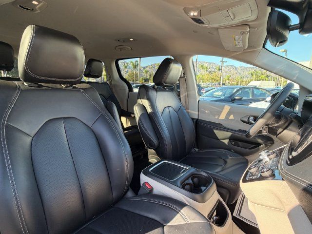 Used 2024 Chrysler Pacifica Limited FWD image 30