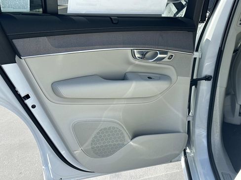 New 2026 Volvo XC90 T8 Ultra w/ Protection Package Premier image 16