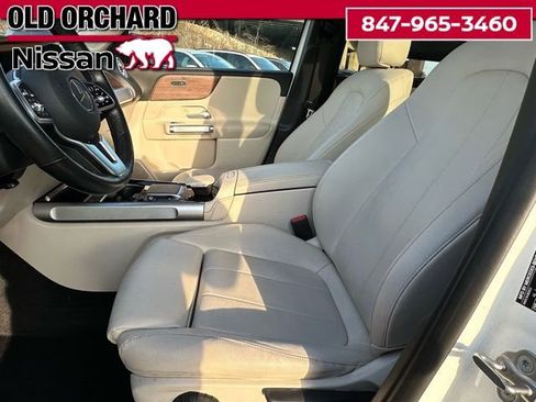 Used 2022 Mercedes-Benz GLB 250 4MATIC w/ Premium Package Lite image 10