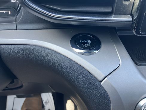 Used 2023 Ford Explorer XLT w/ Equipment Group 202A image 26