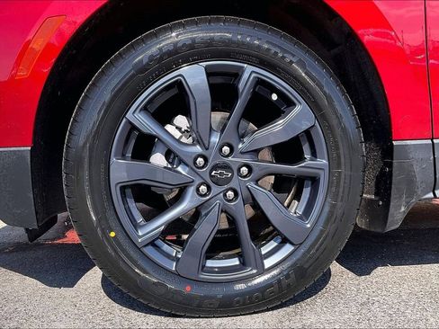 Used 2023 Chevrolet Equinox RS AWD/4WD image 9