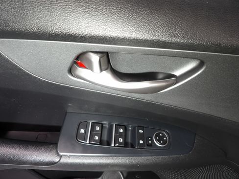 Used 2021 Kia Forte LXS FWD image 7