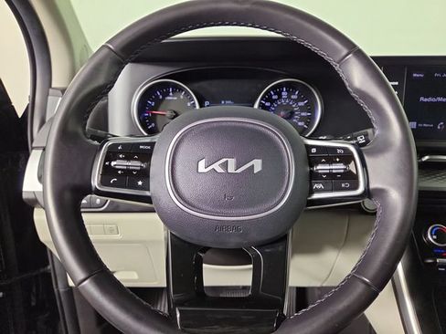 Certified 2024 Kia Carnival LX FWD image 20