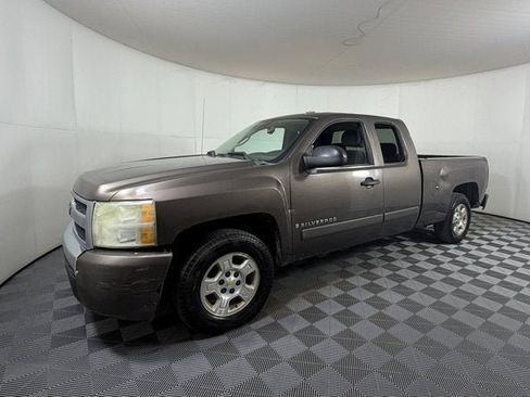Used 2008 Chevrolet Silverado 1500 LT w/ Power Pack Plus image 2