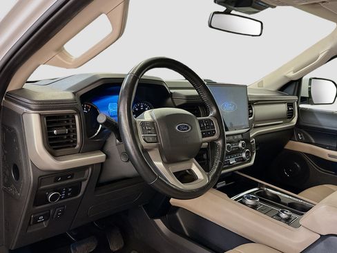 Used 2024 Ford Expedition Max XLT image 18
