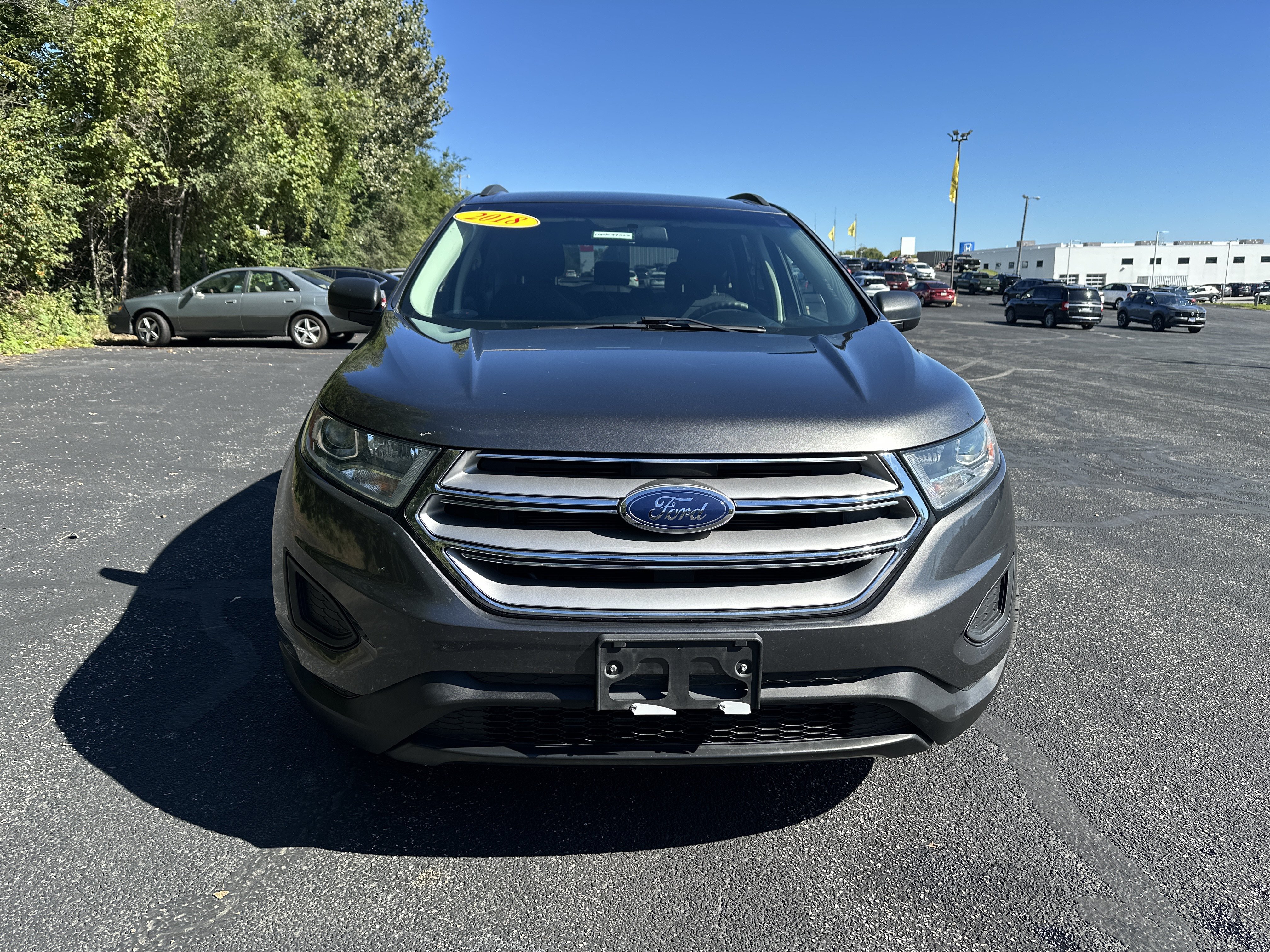 Used 2018 Ford Edge SE AWD/4WD image 2