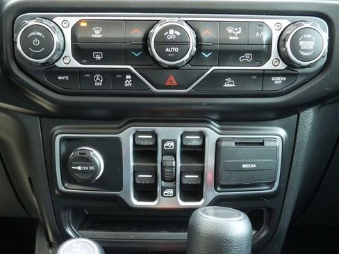 Used 2022 Jeep Gladiator Sport AWD/4WD image 21