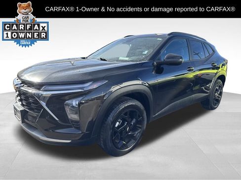 Used 2024 Chevrolet Trax LT image 1